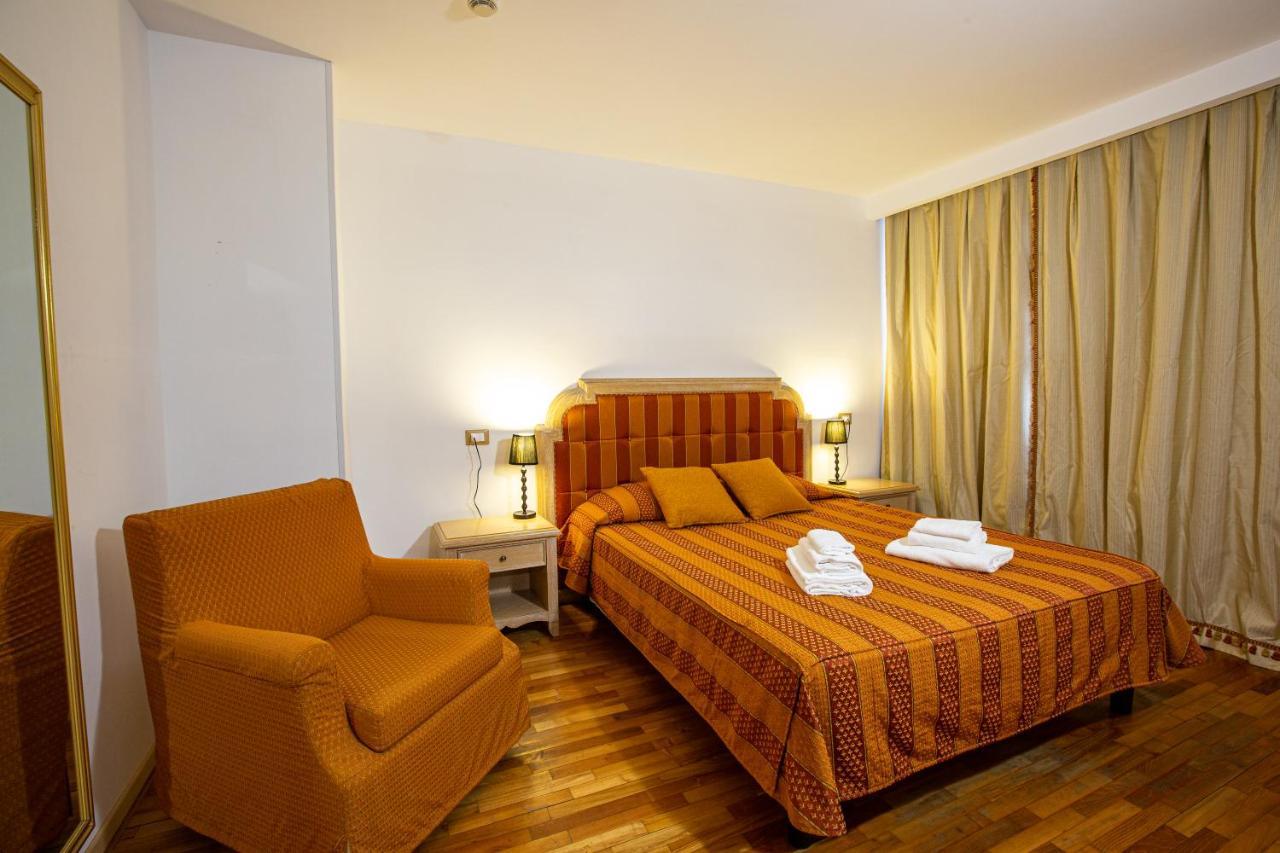 Hotel Villa Strassoldo "Ex Attianese Hotel Restaurant" แชร์วินญาโน เดล ฟริอูลี ภายนอก รูปภาพ