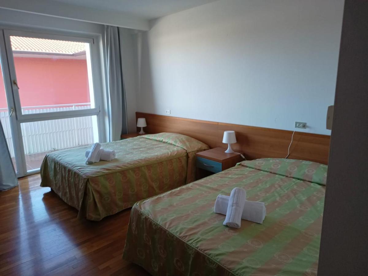 Hotel Villa Strassoldo "Ex Attianese Hotel Restaurant" แชร์วินญาโน เดล ฟริอูลี ภายนอก รูปภาพ