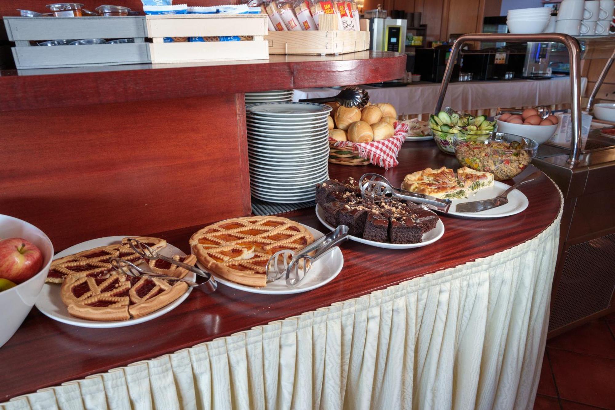 Hotel Villa Strassoldo "Ex Attianese Hotel Restaurant" แชร์วินญาโน เดล ฟริอูลี ภายนอก รูปภาพ