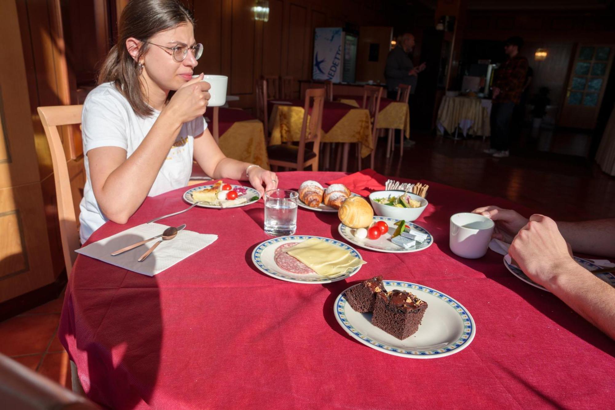 Hotel Villa Strassoldo "Ex Attianese Hotel Restaurant" แชร์วินญาโน เดล ฟริอูลี ภายนอก รูปภาพ