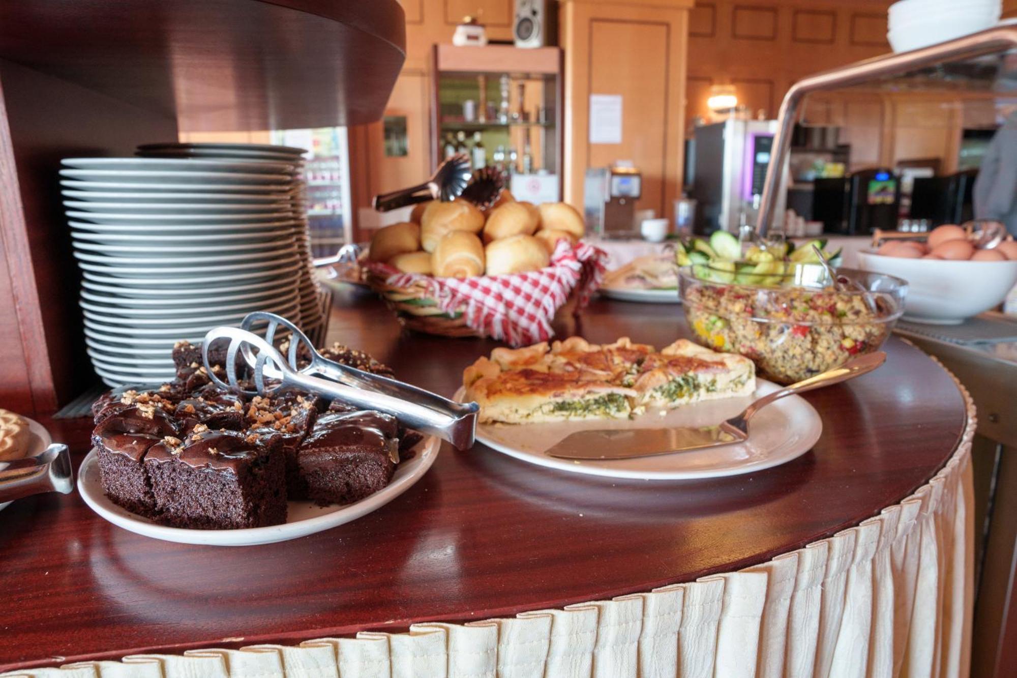 Hotel Villa Strassoldo "Ex Attianese Hotel Restaurant" แชร์วินญาโน เดล ฟริอูลี ภายนอก รูปภาพ